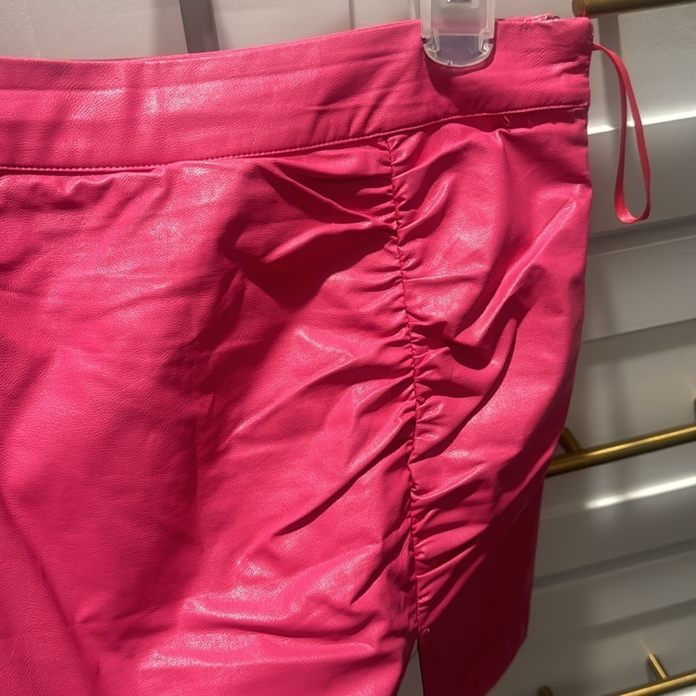 Hot Barbie Pink Leather Ruffle Skort - Picture 5 of 9